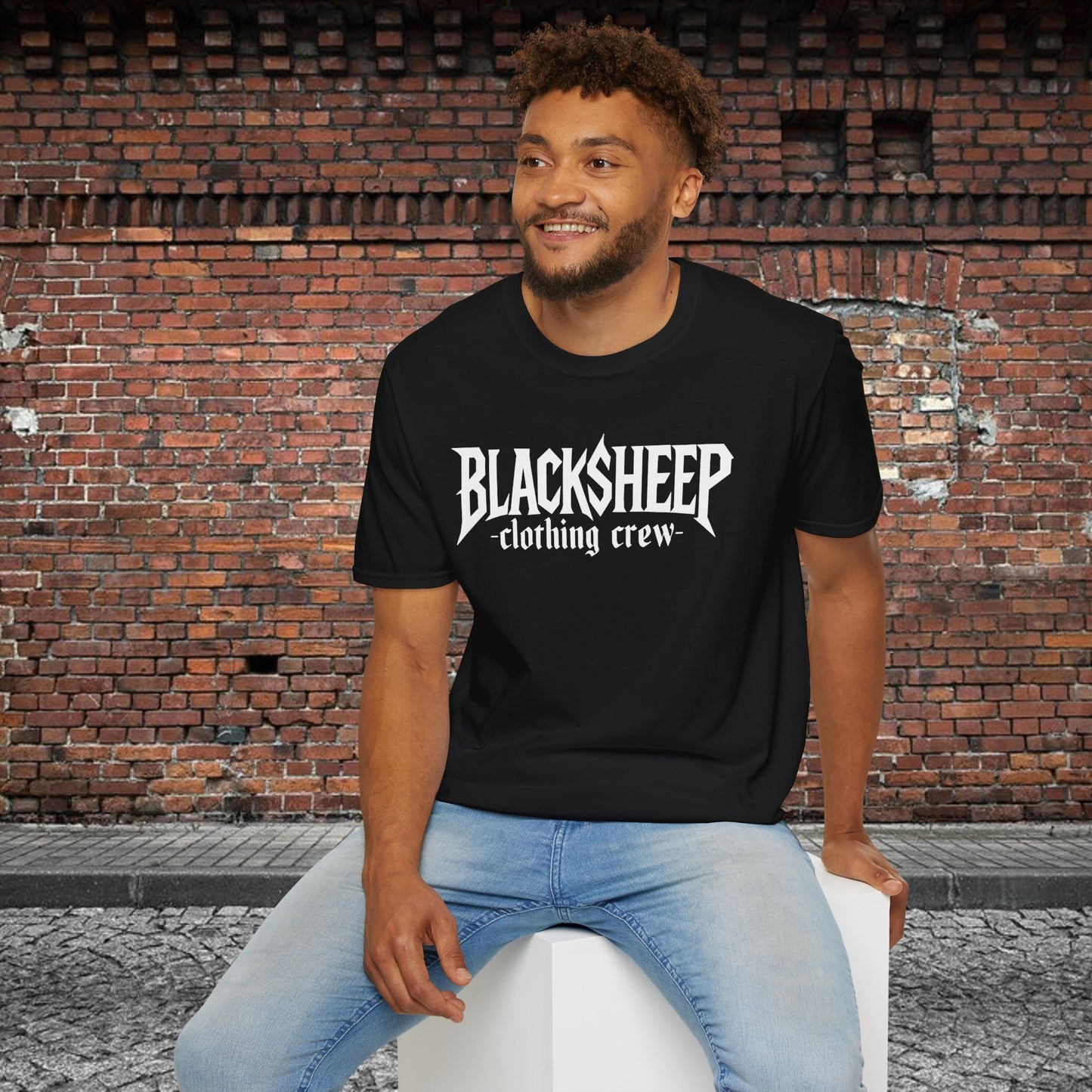 CLASSIC TEE